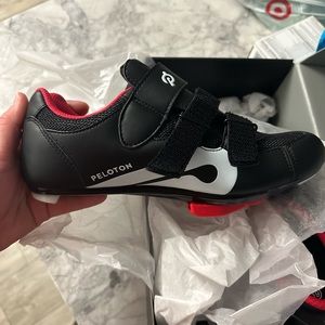 PELOTON BIKE CLEATS SIZE 39 BRAND NEW